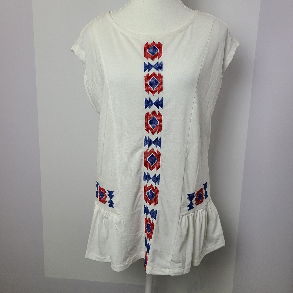 Tom Tailor white boatneck sleeveless cross stitched design blouse, L (Ptp 20.5")